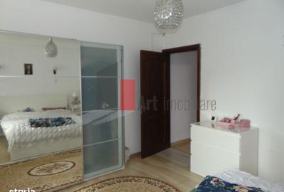 Casă cu 7 camere cu Canalizare în Fundeni - 5