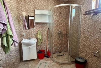 Casă cu 2 camere cu Teren 100 Mp în Micro 17