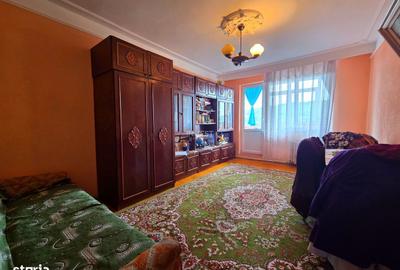 Apartament cu 3 camere decomandat în Alexandru cel Bun
