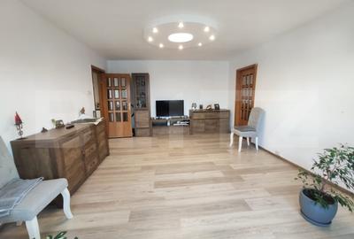 Apartament cu 2 camere semidecomandat, mobilat în Micro 16