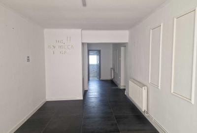 Spațiu comercial, de 86 mp, în Central - 1