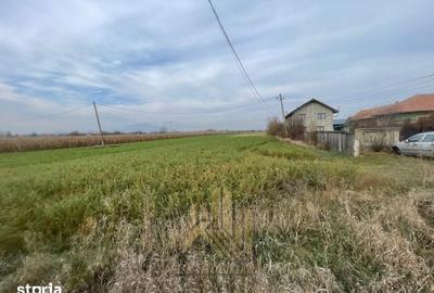 Teren de 300 mp, în Stupini