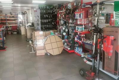 Spațiu comercial, de 160 mp, în Micro 11