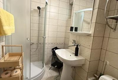Apartament cu 3 camere semidecomandat în Copou
