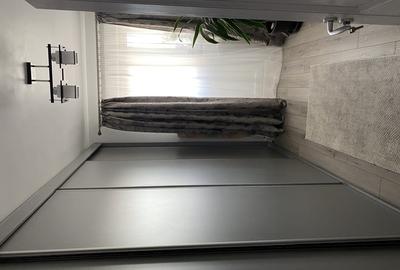 Apartament cu 3 camere decomandat în Cuza