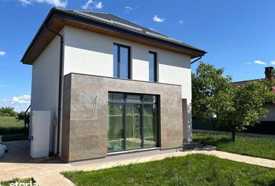 Casă cu 4 camere cu Teren 400 Mp în Dragomirești-Vale