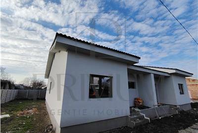 Duplex cu 3 camere cu Canalizare în Moșnița Veche - 2