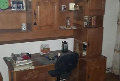 Apartament cu 3 camere decomandat în Oravița