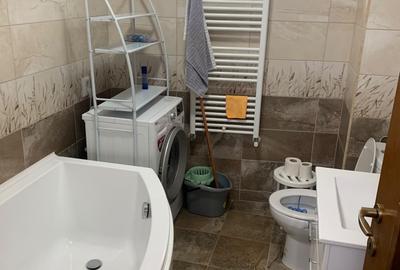 Apartament cu 2 camere decomandat, mobilat în Tractorul - 4