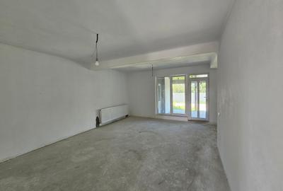 Duplex cu 4 camere cu Canalizare în Parța - 12