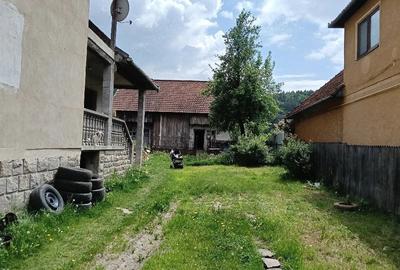 Casă cu Teren 1800 Mp în Central - 2
