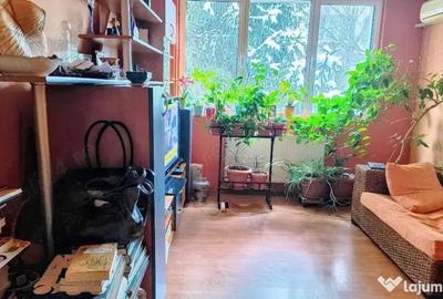 Apartament cu 3 camere decomandat în Berceni