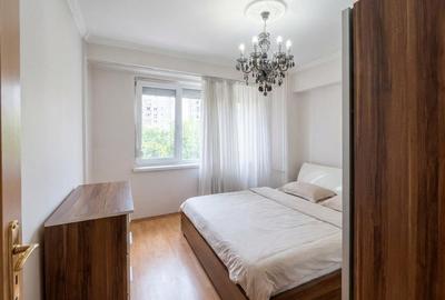 Apartament cu 4 camere decomandat în Nufărul