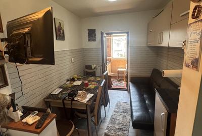 Apartament cu 2 camere decomandat în Broșteni