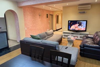 Apartament cu 3 camere semidecomandat, mobilat în Parcul Circului