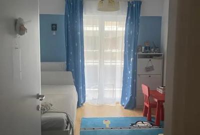 Apartament cu 3 camere semidecomandat în Băneasa
