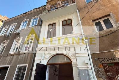 Apartament cu 2 camere decomandat în Centrul Istoric