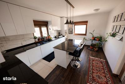 Casă cu 6 camere cu Teren 3700 Mp în Central - 17