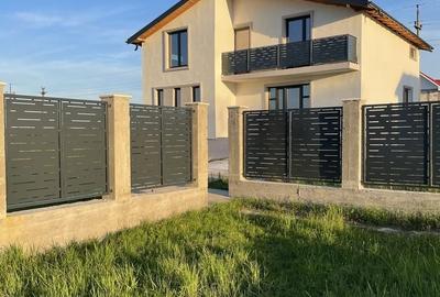 Casă cu 4 camere cu Teren 700 Mp în Central - 1