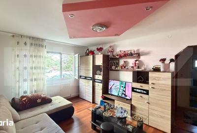 Apartament cu 3 camere semidecomandat în Craiovița Nouă