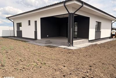 Casă cu 4 camere în Șendreni - 14