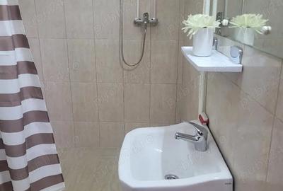 Garsonieră decomandată în Central
