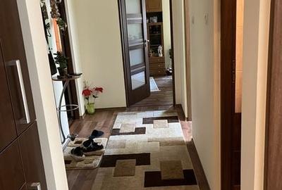 Apartament cu 3 camere decomandat în Zamfirescu