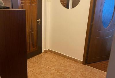 Apartament cu 2 camere decomandat în Micro 6 - 14
