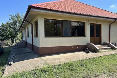 Casă cu 4 camere cu Teren 2000 Mp în Negrea