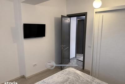 Apartament cu 3 camere în Podu Roș