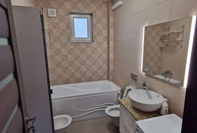Apartament cu 3 camere decomandat în Paltin