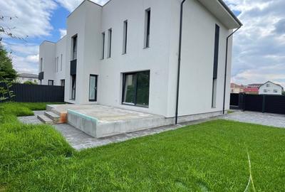 Casă cu 5 camere cu Teren 330 Mp în Central
