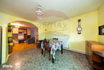 Casă cu 3 camere cu Teren 300 Mp în Schei - 10