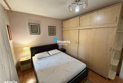 Apartament cu 3 camere semidecomandat în Podu Roș