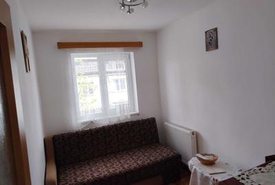 Apartament cu 3 camere semidecomandat în Fălticeni