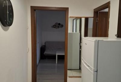 Apartament cu 3 camere semidecomandat în Dacia