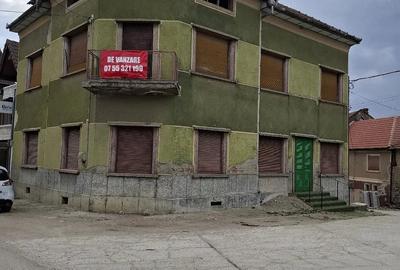 Casă cu 7 camere cu Teren 300 Mp în Luncavița