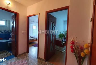 Apartament cu 3 camere decomandat în Traian - 2