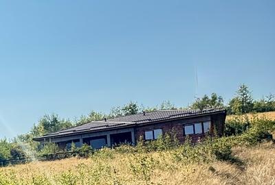Casă individuală cu 3 camere cu Teren 1678 Mp în Est