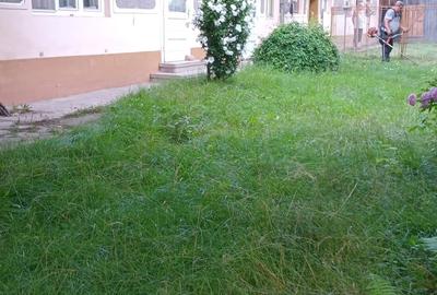 Casă cu 6 camere cu Teren 1000 Mp în Mândra