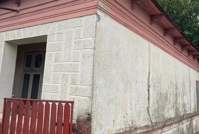 Casă cu 3 camere cu Teren 860 Mp în Exterior Vest