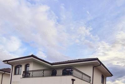 Casă cu 4 camere cu Teren 435 Mp în Dezmir