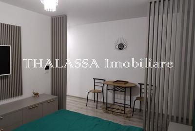 Garsonieră decomandată în Central
