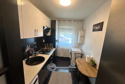 Apartament cu 2 camere decomandat în Galata