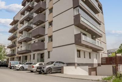 Apartament cu 4 camere decomandat, mobilat în Sisești