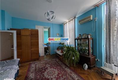 Apartament cu 4 camere în Unirii