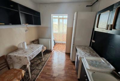 Apartament cu 2 camere decomandat în 1 Mai