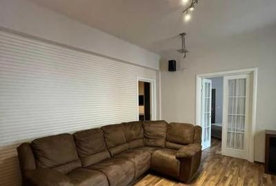 Apartament cu 3 camere semidecomandat în Unirii