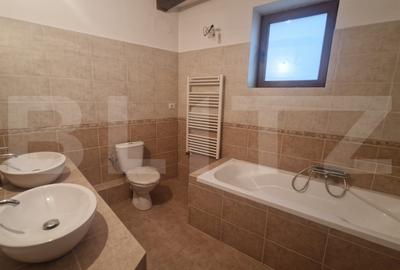Casă individuală cu 8 camere cu Canalizare în Craiter - 16