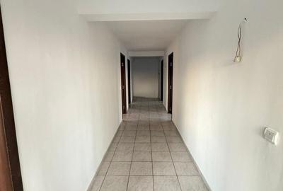 Casă cu 8 camere cu Teren 300 Mp în Ciurea - 3